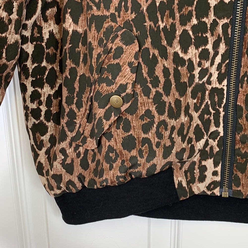 Johnny Was 100% silk leopard bomber jacket sz xs - Picture 8 of 12